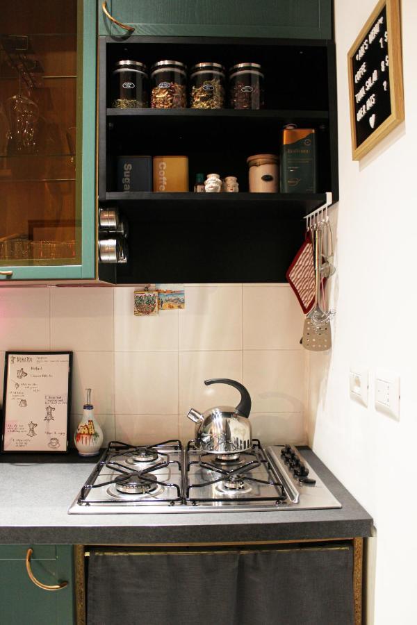 L' Altobasso Apt - Atypical Neapolitan House Bagian luar foto