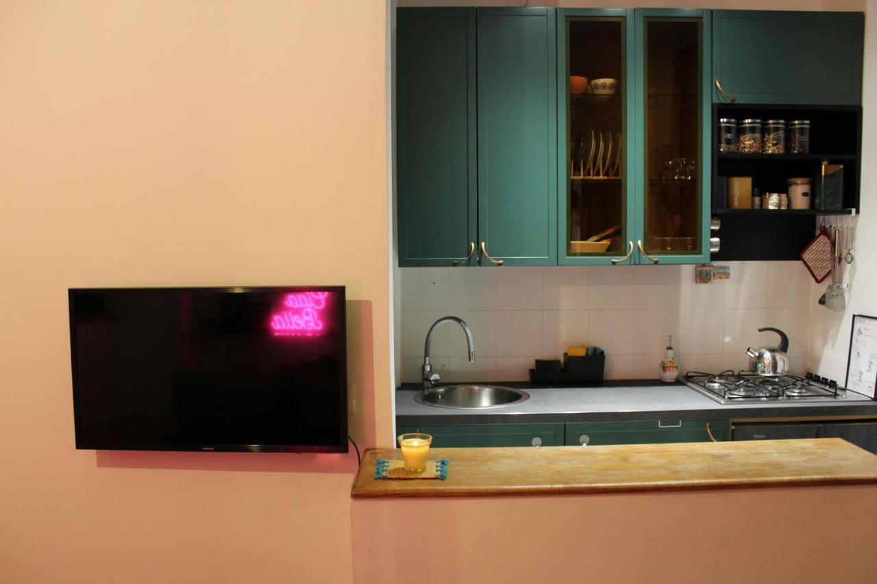 L' Altobasso Apt - Atypical Neapolitan House Bagian luar foto