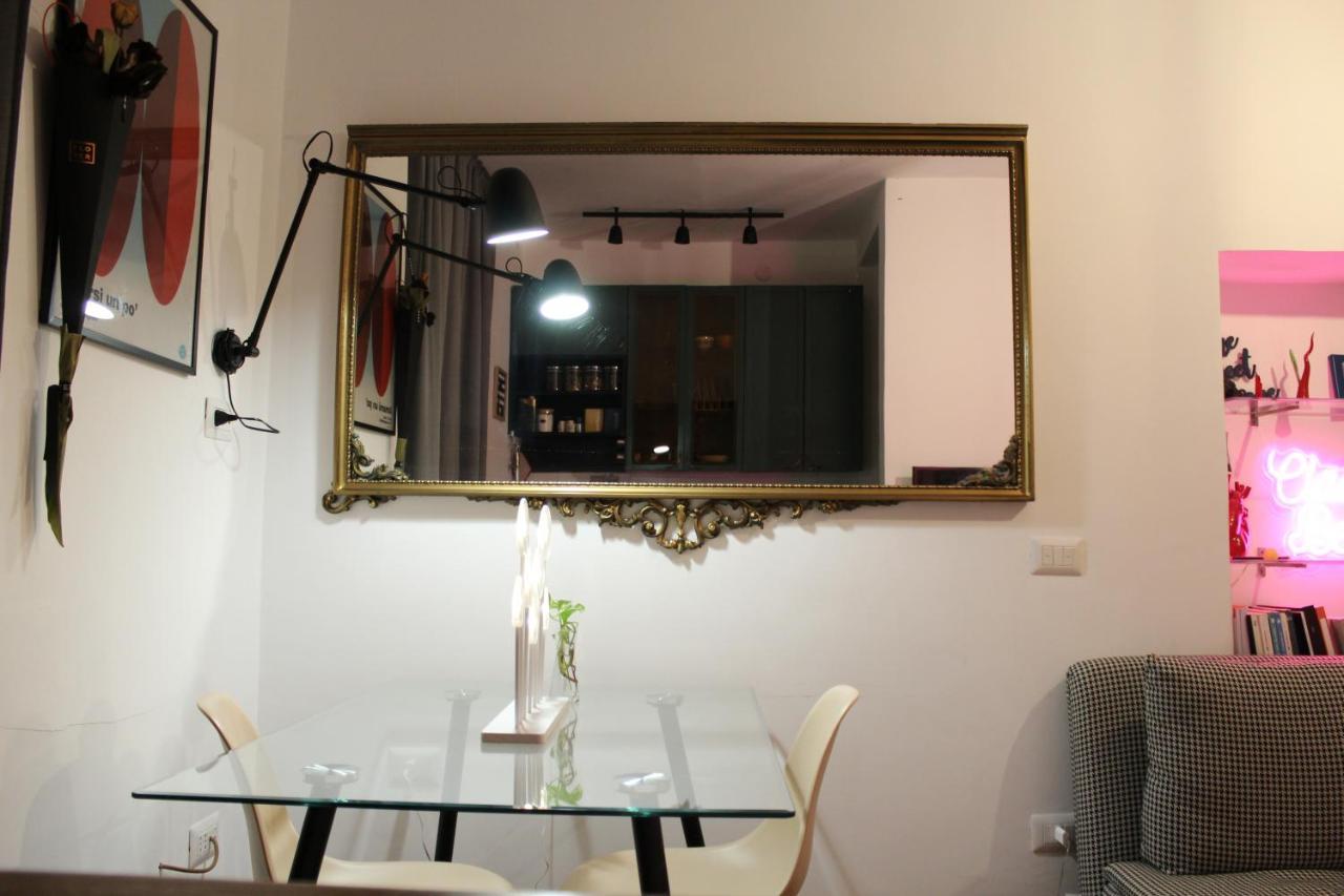 L' Altobasso Apt - Atypical Neapolitan House Bagian luar foto