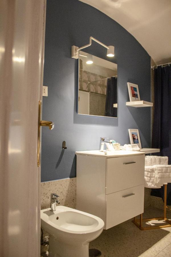 L' Altobasso Apt - Atypical Neapolitan House Bagian luar foto