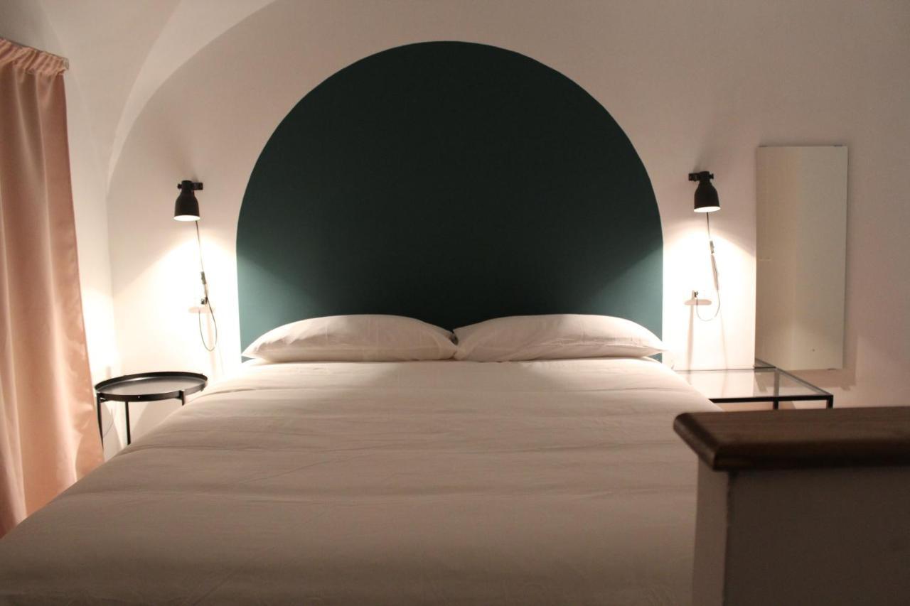 L' Altobasso Apt - Atypical Neapolitan House Bagian luar foto