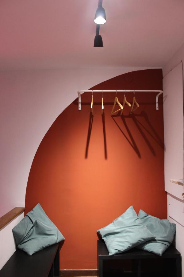 L' Altobasso Apt - Atypical Neapolitan House Bagian luar foto