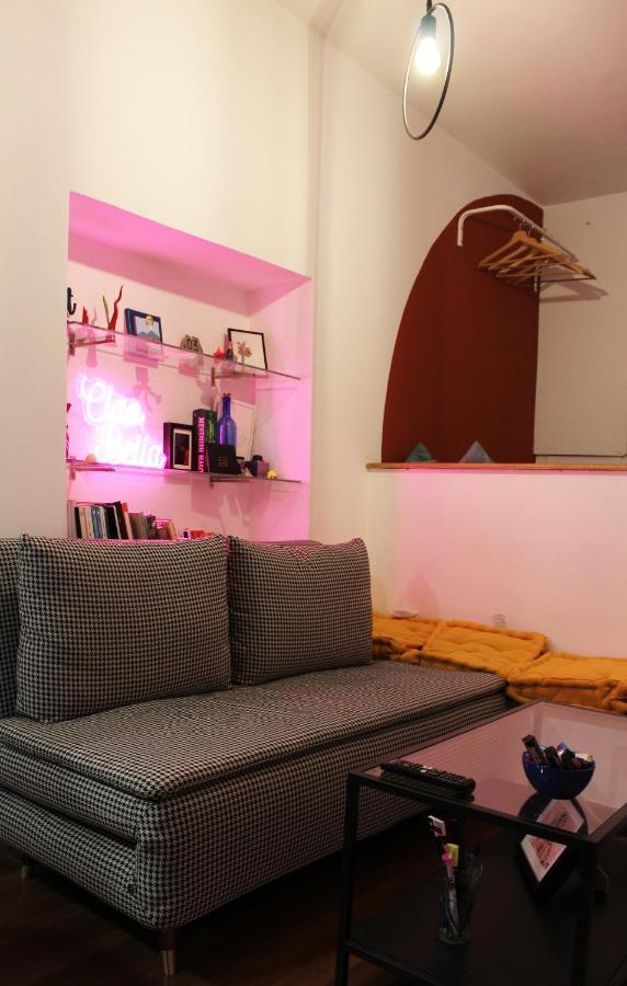 L' Altobasso Apt - Atypical Neapolitan House Bagian luar foto