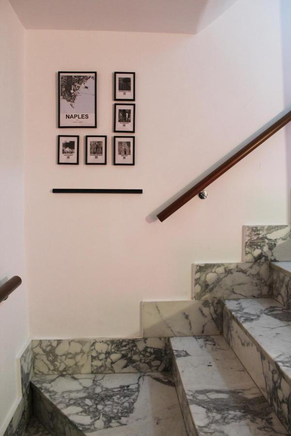 L' Altobasso Apt - Atypical Neapolitan House Bagian luar foto