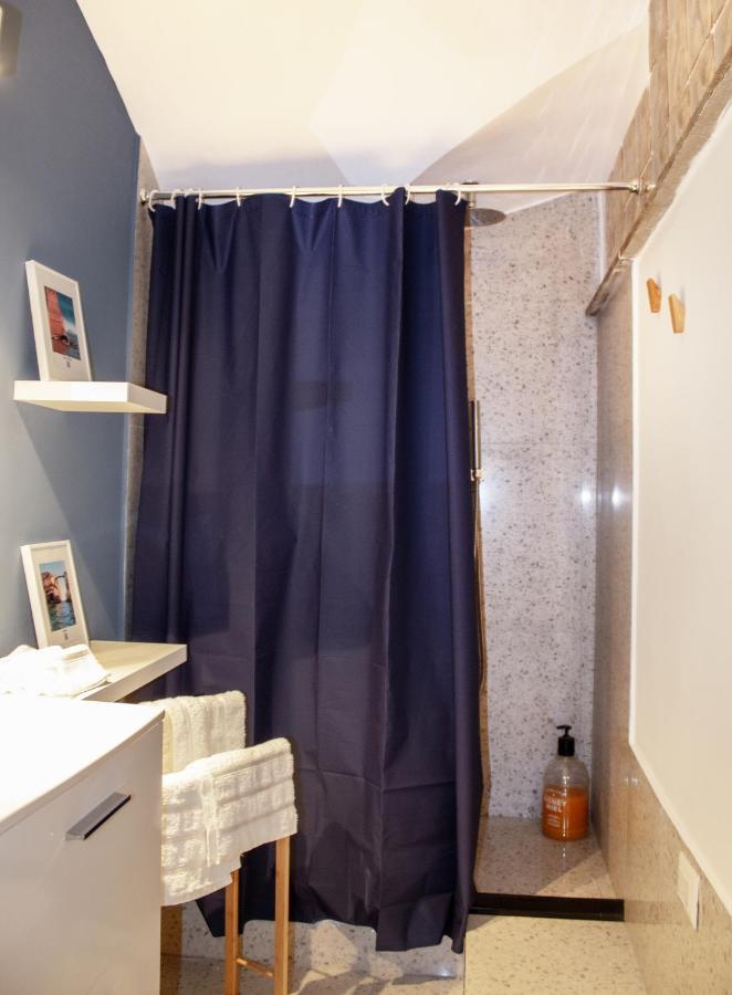 L' Altobasso Apt - Atypical Neapolitan House Bagian luar foto